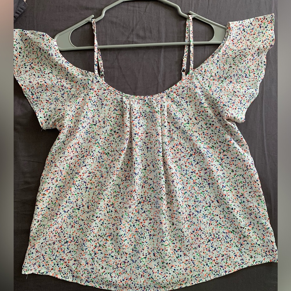 🌞 Cold shoulder top for hot summer days